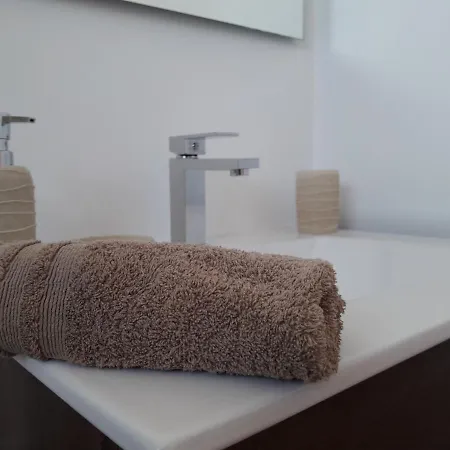 Duplex -the Sunny Hut - Swimming Pool - Free Wifi & Ac- Marinas Apartamento *