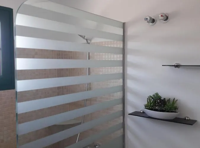 Duplex -the Sunny Hut - Swimming Pool - Free Wifi & Ac- Marinas *