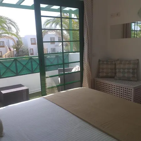 Duplex -the Sunny Hut - Swimming Pool - Free Wifi & Ac- Marinas Apartment *